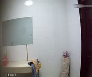 Dingsheng 여성 노동자 기숙사의 숨겨진 사진 기숙사 건물의 모든 방에는 비밀리에 감시 카메라가 설치되어있는 것 같습니다. 이곳 생활에는 비밀이 없습니다.
